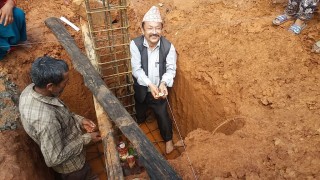 गल्छी गाँउपालीका अध्यक्ष कृष्णहरि श्रेष्ठबाट संस्कार महिला कृषि सहकारी संस्थाको भवनको शिलान्यास