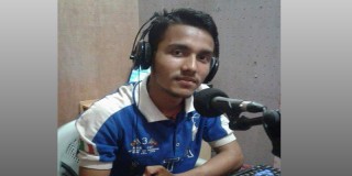 मैले चोखो माया गर्छु भनी उसलाई भनी दे !