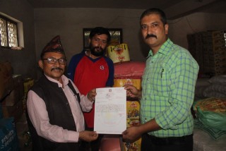 गल्छि गाउँपालिकाको विपन्न परिवारलाई ग्लोबल आईएमई बैंक बैरेनी शाखाद्धारा खाद्य सामाग्री सहयोग