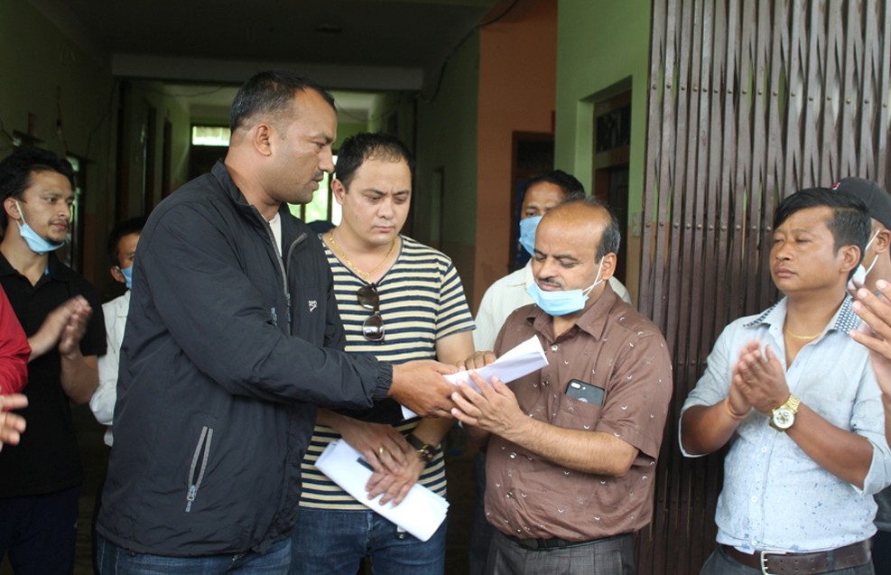 नेकपा धादिङलाई नेकपा निकट भातृ सँगठनहरुले बुझाए ज्ञापनपत्र
