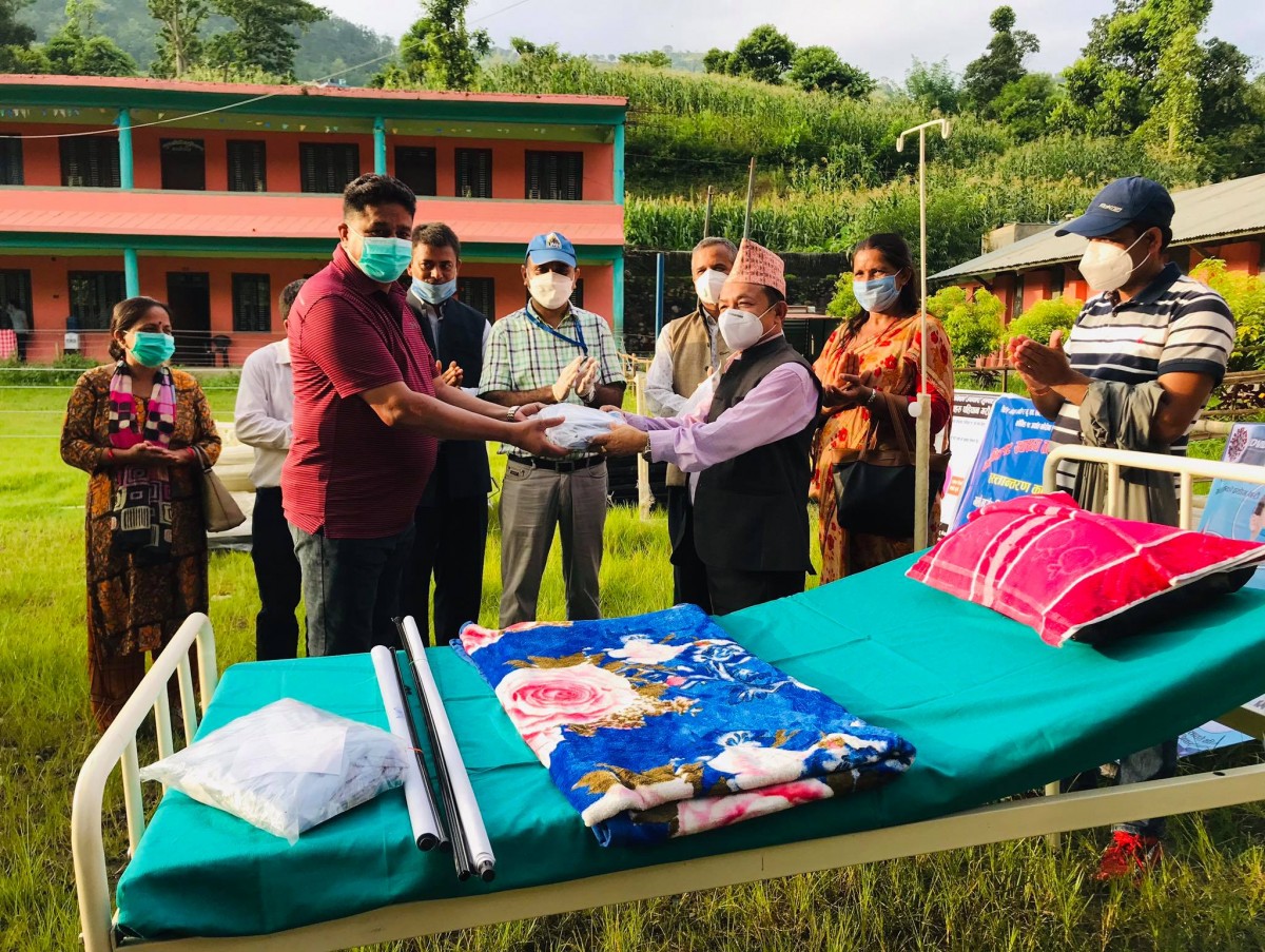 सिड्स नेपाल धादिङ र युएमएनद्धारा गल्छी गाउँपालिकालाई स्वास्थ्य सामग्री सहयोग