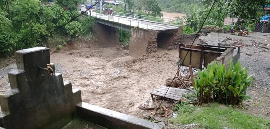 अवरुद्ध सडक खुलाउन समय लाग्छ : सडक विभाग