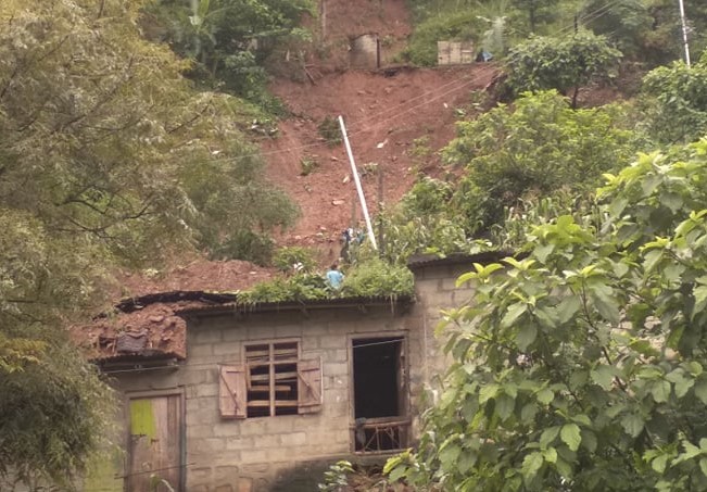 धादिङमा पहिरोले पुरिएकी किशोरीको शव फेला
