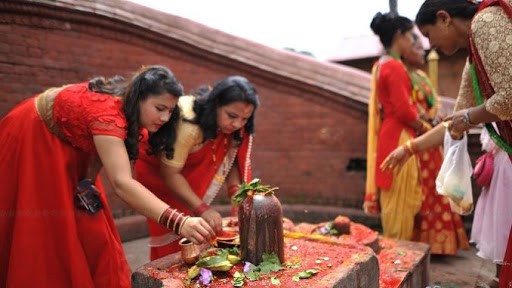 आज हरितालिका तीज, नारीहरु महादेवको पूजाआजा गर्दै