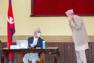 प्रधानमन्त्री ओलीलाई तोकियो अर्थ र सञ्चार मन्त्रालयको जिम्मा