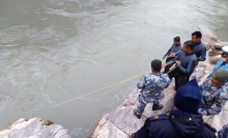 त्रिशुलीमा पिकअप भ्यान खस्दा बेपत्ता भएकामध्ये २ जनाको शव भेटियो