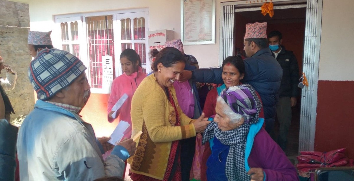 रसुवाको कालिका गाउँपालिकाद्धारा जेष्ठ नागरिकका लागि शिविर सञ्चालन, पाँच सय बढिले लिए सेवा