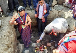 संघिय सांसद त्रिपाठीद्धारा मिलिजुली महिला सहकारीको भवन शिलान्यास