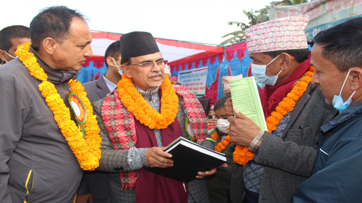 सहकारीको अधुरा काम पुरा गर्छु, अस्पातालको बारेमा छलफल गरौँ : मुख्यमन्त्री राजेन्द्र पाण्डे