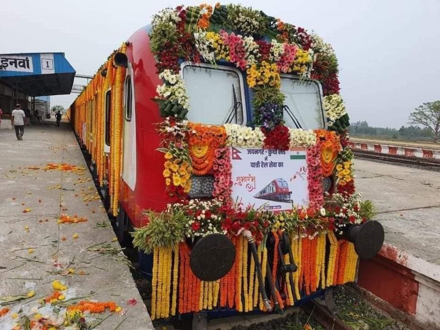 प्रधानमन्त्री देउवा र मोदीले उद्घाटन गरेको रेल जनकपुरधाम आइपुग्यो