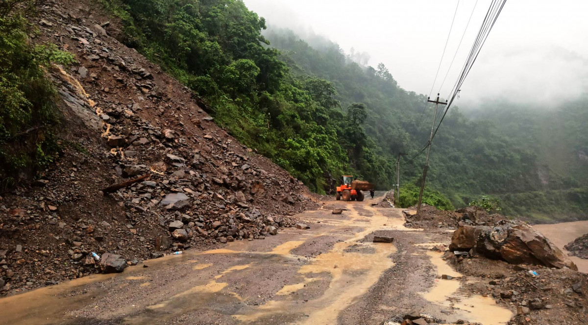 पृथ्वी राजमार्ग : अर्को सूचना जारी नभएसम्मका लागि सवारीसाधनको आवागमन बन्द