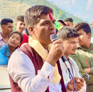 धादिङको प्रदेश सभा सदस्यका उमेद्धार रमेश आचार्य को हुन् ?