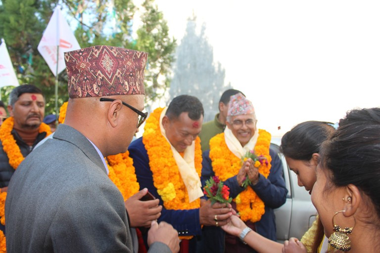 धुनिबेशीमा गठबन्धनको घरदैलो कार्यक्रम, अधुरा काम पुरा गर्ने प्रतिद्धता