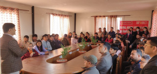 प्रभु बैंकद्धारा मच्छिन्द्र बहुमुखी क्याम्पसमा वित्तीय साक्षरता सँगै पुस्तक हस्तान्तरण