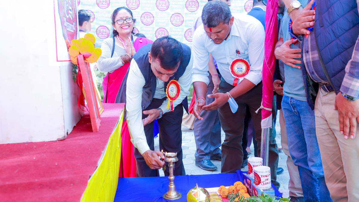 प्याब्सन धादिङको आयोजनामा ब्लुमिङ लोटस स्कुलमा एकल गायन प्रतियोगिता सम्पन्न