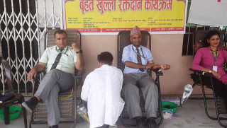 धादिङको बैरेनी स्थित सक्सेस एकेडेमीमा भएको कार्यक्रममा ५५ जनाद्धारा रक्तदान
