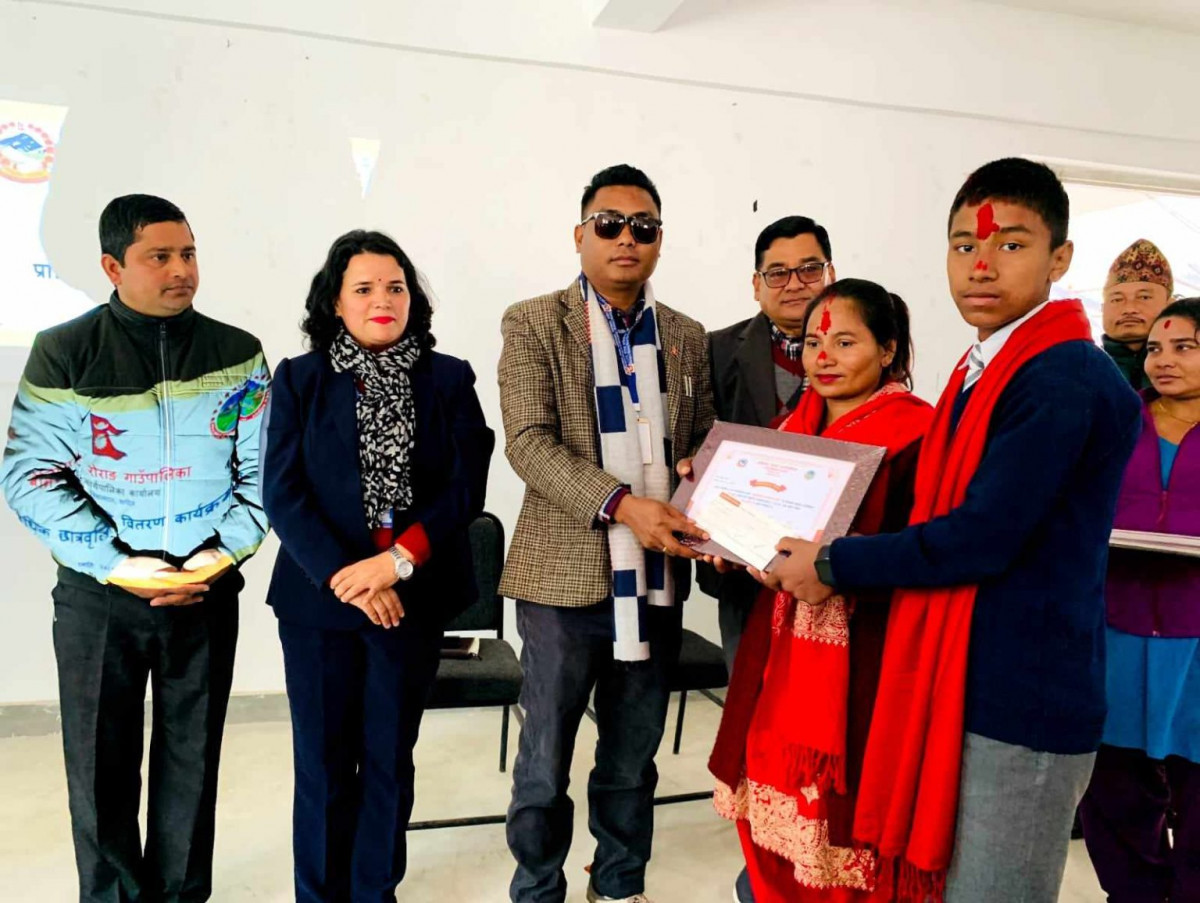 बेनीघाट रोराङद्धारा प्राविधिक शिक्षामा अध्ययन गर्ने विद्यार्थीलाई छात्रवृत्ति प्रदान