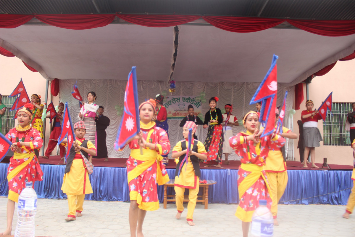 सक्सेस एकेडेमीले साँस्कृतिक कार्यक्रम सहित मनायो १३ औं अभिभावक दिवस