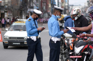 ट्राफिक कारबाहीमा चार लाख ५८ हजार राजस्व सङ्कलन