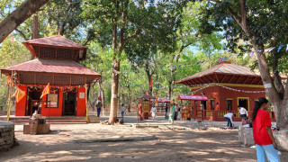 संरक्षणको पर्खाइमा वाल्मीकि आश्रम (फोटो फिचर)