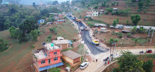 गजुरीदेखि मकवानपुरको चौतारा जोड्ने सडक कालोपत्रे सुरु
