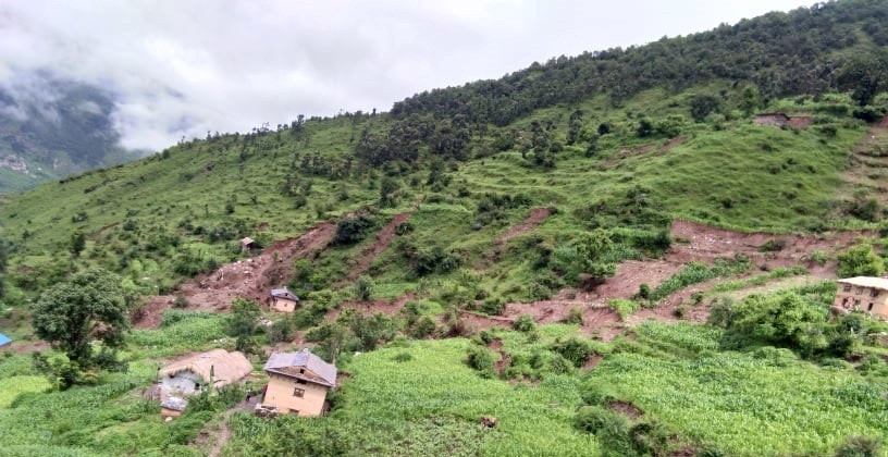 जाजरकोटमा पहिरोले पुरिँदा एक बालकको मृत्यु
