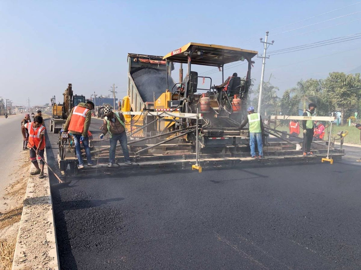 नारायणगढ–बुटवल सडक विस्तारको काम रातिको समयमा मात्र जारी
