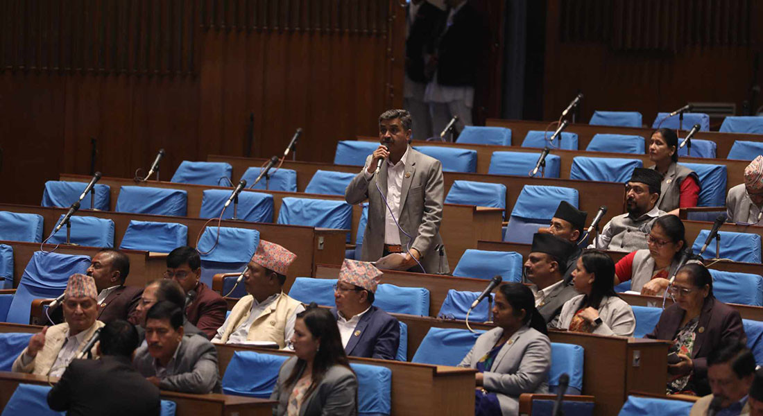 नयाँ सरकार बन्न नदिन प्रधानमन्त्रीले संविधानमा प्वाल खोजिरहेका छन् : ठाकुर गैरे (भिडिओ)