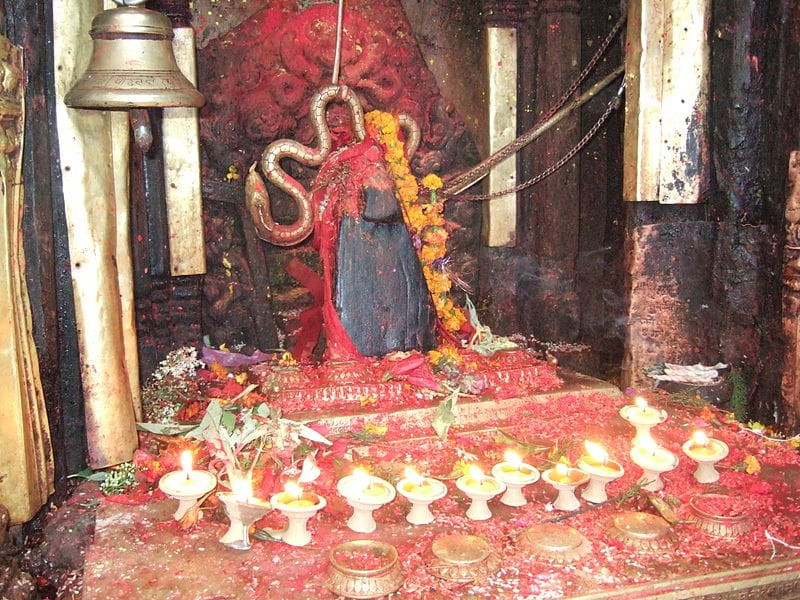 दोलखा भिमेश्वरको शिलामा पसिना