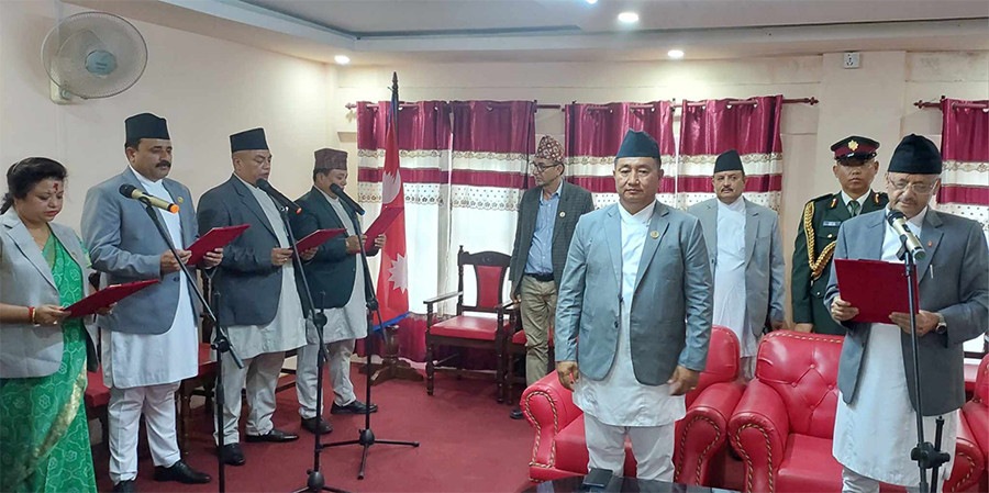बागमती प्रदेशका नवनियुक्त मन्त्रीहरूद्धारा पद तथा गोपनीयताको शपथ ग्रहण