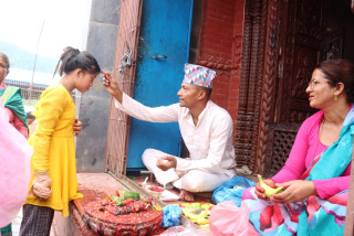 गोरखनाथमा भक्तजनको घुइँचो (तस्बिरहरू)