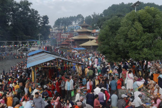 बुवाको सम्झनामा काठमाण्डौंको गोकर्णेश्वरमा मेला