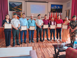 नेपाली सेनाद्वारा वागमती प्रदेशका आठ सञ्चार माध्यमलाई सम्मान