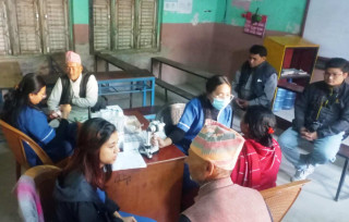 महादेववेशीमा भएको निशुल्क आँखा शविरमा १ सय ८६ जनाको आँखा परिक्षण