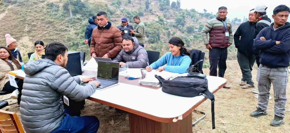 एकिकृत घुम्ती शिविरको तेस्रो दिन : थाक्रे ३ मा २४७ जनाले लिए सेवा