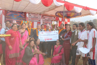 धुनिवेशी नगर स्तरीय राष्ट्रपति रनिङ शिल्ड प्रतियोगिताको उपाधी भुवनेश्वरीलाई