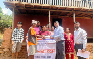 ग्लोबल आईएमई लघुवित्तले ऋणी सदस्यको निधनपछि परिवारलाई कर्जा मिनाहा, आर्थिक राहत वितरण