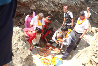 गल्छीमा छाङ्गेश्वरी सभाहलको साँसद राजेन्द्र पाण्डेद्धारा शिलान्यास 