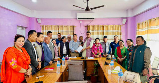 बागमतीका मुख्यमन्त्री बहादुरसिंह लामाविरूद्ध अविश्वासको प्रस्ताव दर्ता