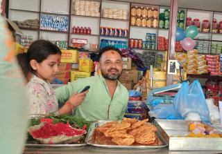 धादिङको धार्केमा ‘मीनी मार्ट’ सञ्चालन
