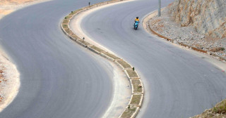ग्रामीण सडक धमाधम कालोपत्र हुँदै