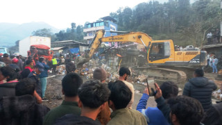 धादिङको धुनिवेशीमा सात सवारीसाधन एकआपसमा ठोक्कियो