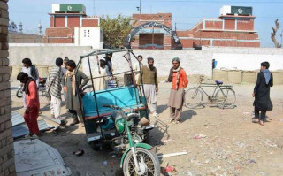 पाकिस्तानमा बम हमला र गोलीबारीको घटनामा १४ जनाको मृत्यु