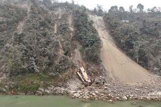 धादिङ बस दुर्घटनामा मृतकको संख्या १९ पुग्यो, ९ जनाको सनाखत