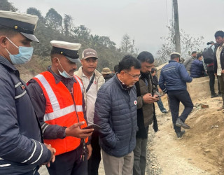 राजेन्द्र पाण्डेद्धारा बस दुर्घटनास्थलको अनुगमन