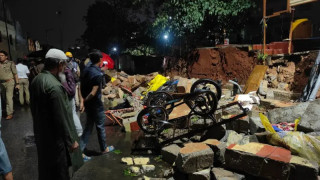 भारी वर्षाका कारण पर्खाल भत्किँदा सात जनाको मृत्यु