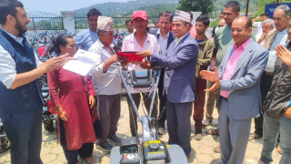 धुनिबेशीमा ५० प्रतिशत अनुदानमा ९२ कृषकलाई मिनीटिलर वितरण