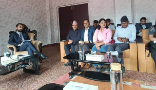 शिक्षकले कम्तीमा तीन वर्ष एउटै विद्यालयमा पढाउनुपर्ने