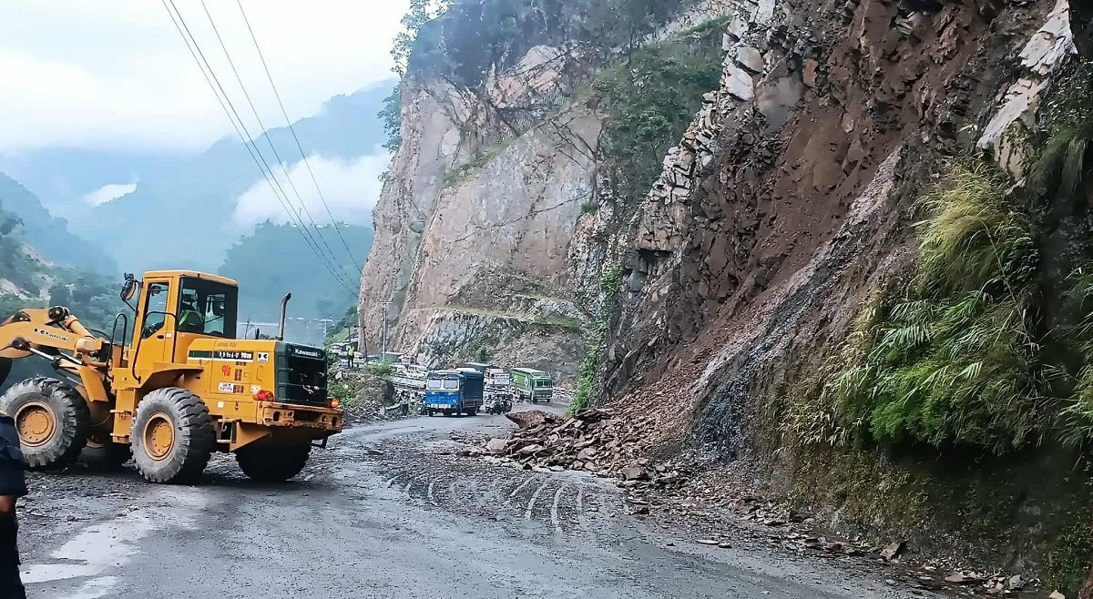 मुग्लिन-नारायणगढ सडक खण्ड अनिश्चितकालका लागि बन्द